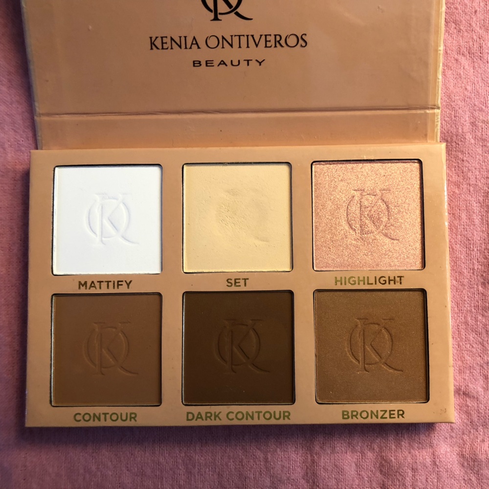Kenia Ontiveros Set and Define Kit